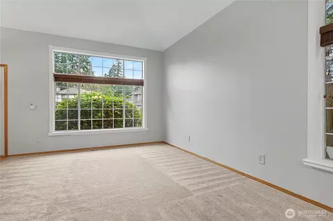 Living - 5510 151st Pl SE, Everett, WA 98208 photo 2 of 5