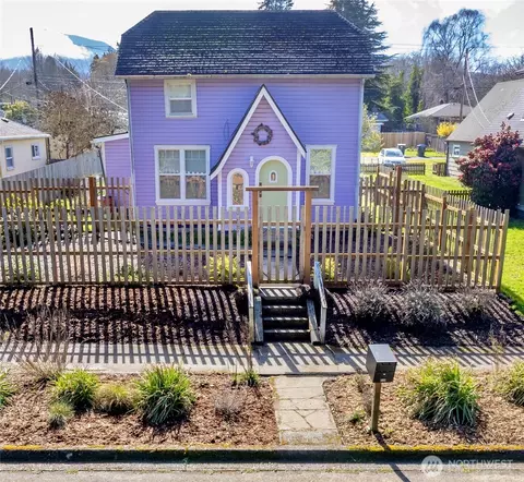 630 E 4th St, Port Angeles, WA 98362