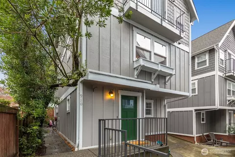 910 N 74th St, Seattle, WA 98103 photo 3