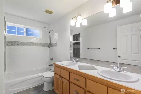 910 N 74th St, Seattle, WA 98103 photo 18