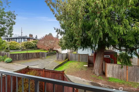 910 N 74th St, Seattle, WA 98103 photo 21