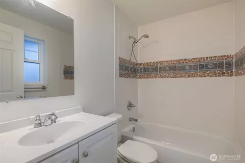 910 N 74th St, Seattle, WA 98103 photo 7