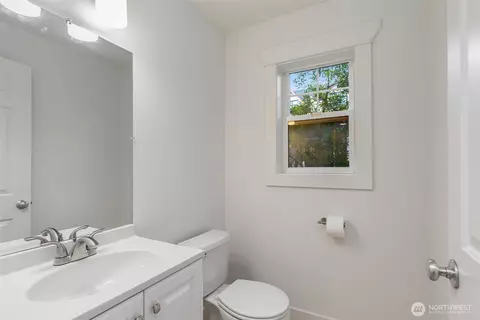 910 N 74th St, Seattle, WA 98103 photo 15