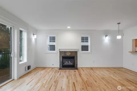 910 N 74th St, Seattle, WA 98103 photo 10