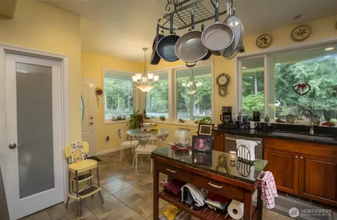 Kitchen - 72 Doe Pl, Sequim, WA 98382 photo 5 of 5