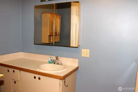 Bath - 16219 64th St E, Sumner, WA 98390 photo 2 of 3