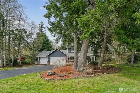 7259 NW Columbine Pl, Seabeck, WA 98380