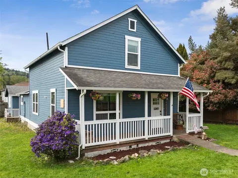 105 Oak St E, Eatonville, WA 98328