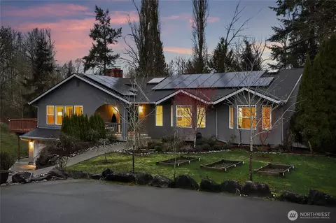 6730 NE 202nd St, Kenmore, WA 98028