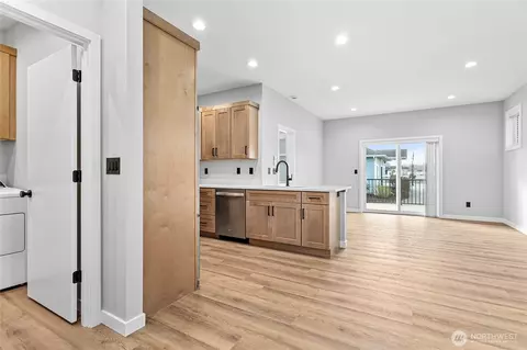 Entry Way - 110 Baker St #A & B, Everson, WA 98247 photo 4 of 6