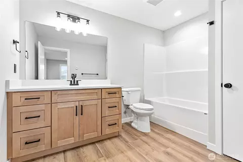 Bath - 110 Baker St #A & B, Everson, WA 98247 photo 3 of 3