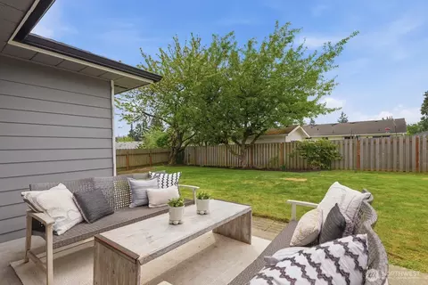Exterior - 4893 Alpine Dr, Everett, WA 98203 photo 2 of 2