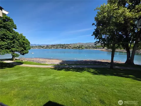 1 Beach 585 N, Manson, WA 98831