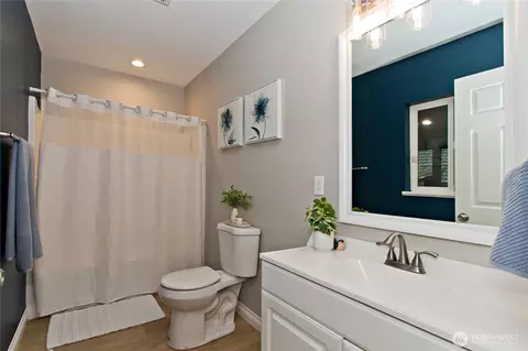 Bath - 42801 264th Ave SE, Enumclaw, WA 98022 photo 1 of 2