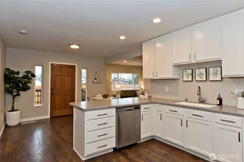 Kitchen - 42801 264th Ave SE, Enumclaw, WA 98022 photo 1 of 4
