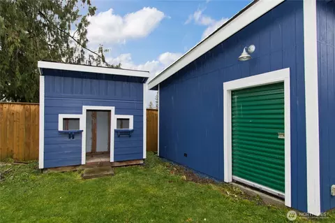 Exterior - 42801 264th Ave SE, Enumclaw, WA 98022 photo 4 of 8