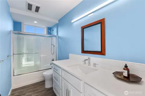 Bath - 264 Stringtown Rd, Ilwaco, WA 98624 photo 3 of 4