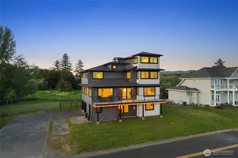 264 Stringtown Rd, Ilwaco, WA 98624