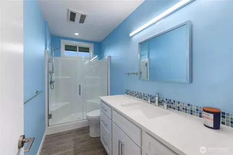 Bath - 264 Stringtown Rd, Ilwaco, WA 98624 photo 4 of 4
