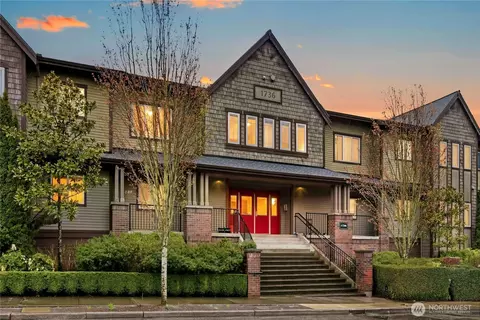 1736 10th Ave NE #C213, Issaquah, WA 98029