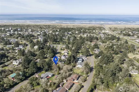 248 Wishkah St, Ocean Shores, WA 98569