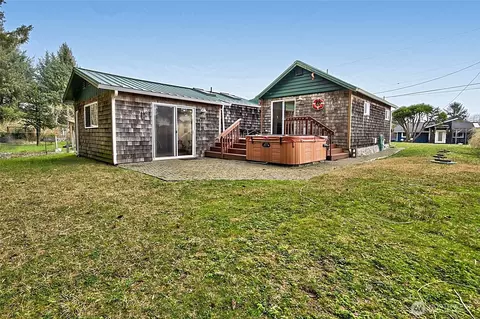 39 Oyehut Rd, Hoquiam, WA 98550