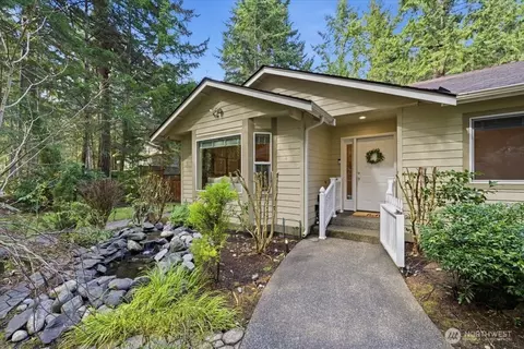 879 881 Kamus Way, Fox Island, WA 98333