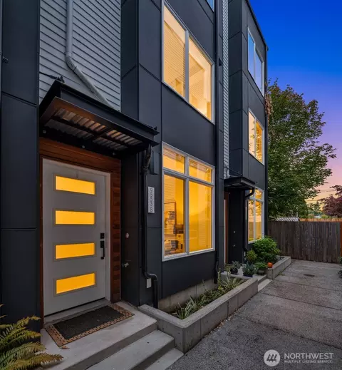 9553 Ashworth Ave N #B, Seattle, WA 98103