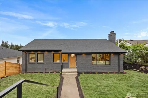 2518 36th Ave W, Seattle, WA 98199