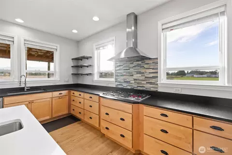 Kitchen - 73 Cobb Cir, Sequim, WA 98382 photo 2 of 3