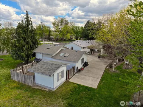 Exterior - 1139 Wallula Ave, Walla Walla, WA 99362 photo 9 of 11