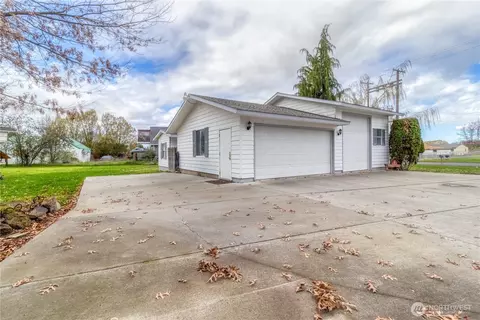 Exterior - 1139 Wallula Ave, Walla Walla, WA 99362 photo 4 of 11