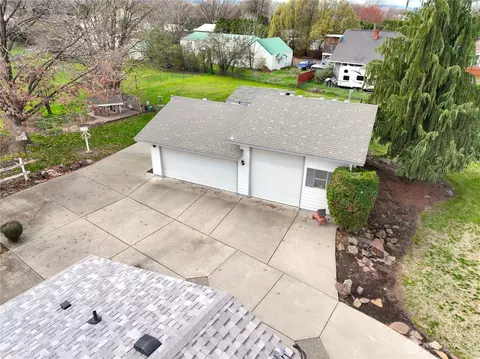Exterior - 1139 Wallula Ave, Walla Walla, WA 99362 photo 6 of 11