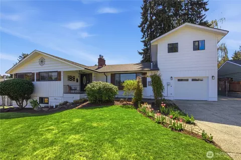 704 Fir Park Ln, Fircrest, WA 98466