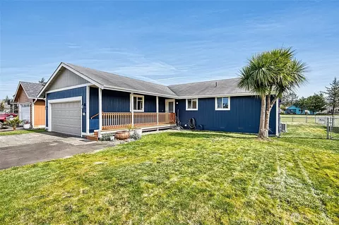 550 Canal Dr NE, Ocean Shores, WA 98569