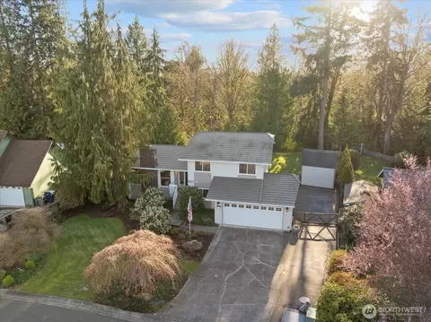 View/Area - 13212 60th Dr SE, Everett, WA 98208 photo 2 of 9