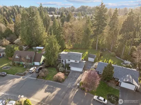 View/Area - 13212 60th Dr SE, Everett, WA 98208 photo 4 of 9