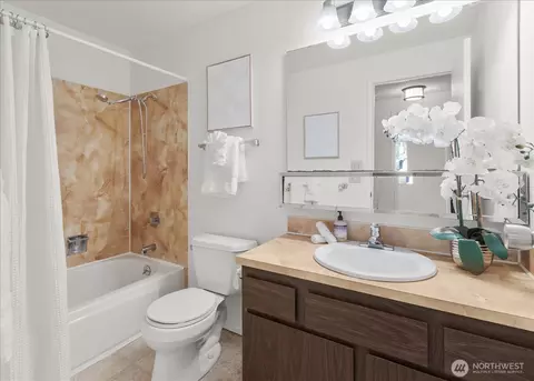 Bath - 13212 60th Dr SE, Everett, WA 98208 photo 2 of 2