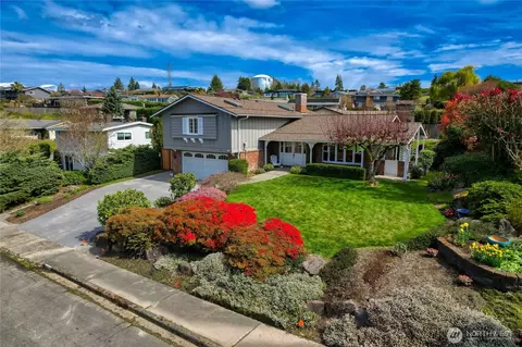 2008 121st Ave SE, Bellevue, WA 98005