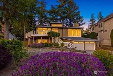 10920 80th Pl NE, Kirkland, WA 98034