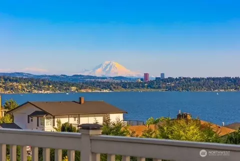 10920 80th Pl NE, Kirkland, WA 98034