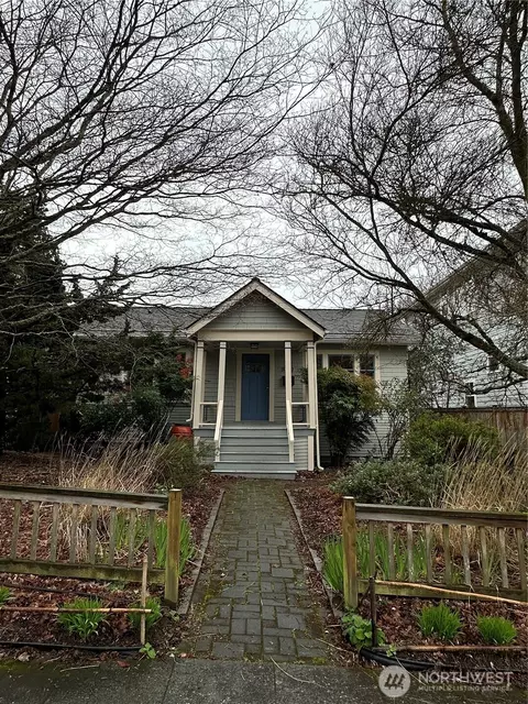 1623 N 54th St, Seattle, WA 98103