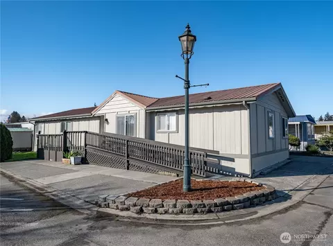 225 NErnst #50, Oak Harbor, WA 98277