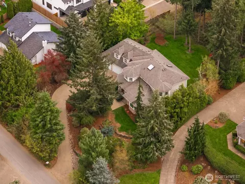 22851 SE Lake Wilderness Dr S, Maple Valley, WA 98038