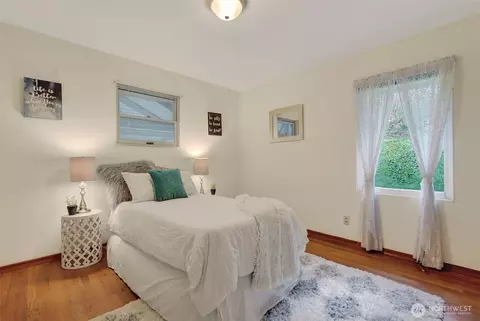 Bedroom - 312 SE 2nd St, Winlock, WA 98596 photo 5 of 6