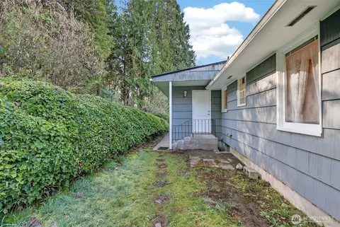Exterior - 312 SE 2nd St, Winlock, WA 98596 photo 3 of 10