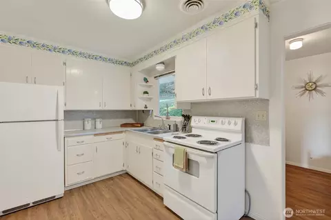 Kitchen - 312 SE 2nd St, Winlock, WA 98596 photo 1 of 4