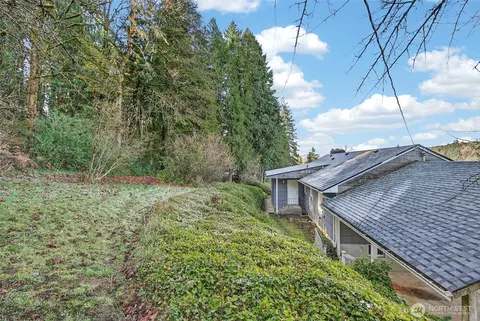 Exterior - 312 SE 2nd St, Winlock, WA 98596 photo 4 of 10