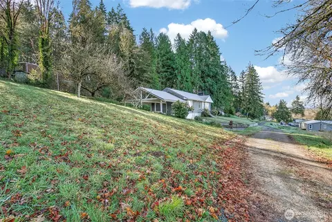 Exterior - 312 SE 2nd St, Winlock, WA 98596 photo 7 of 10