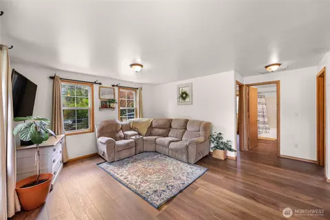 Living - 9088 Kendall Rd, Sumas, WA 98295 photo 1 of 1